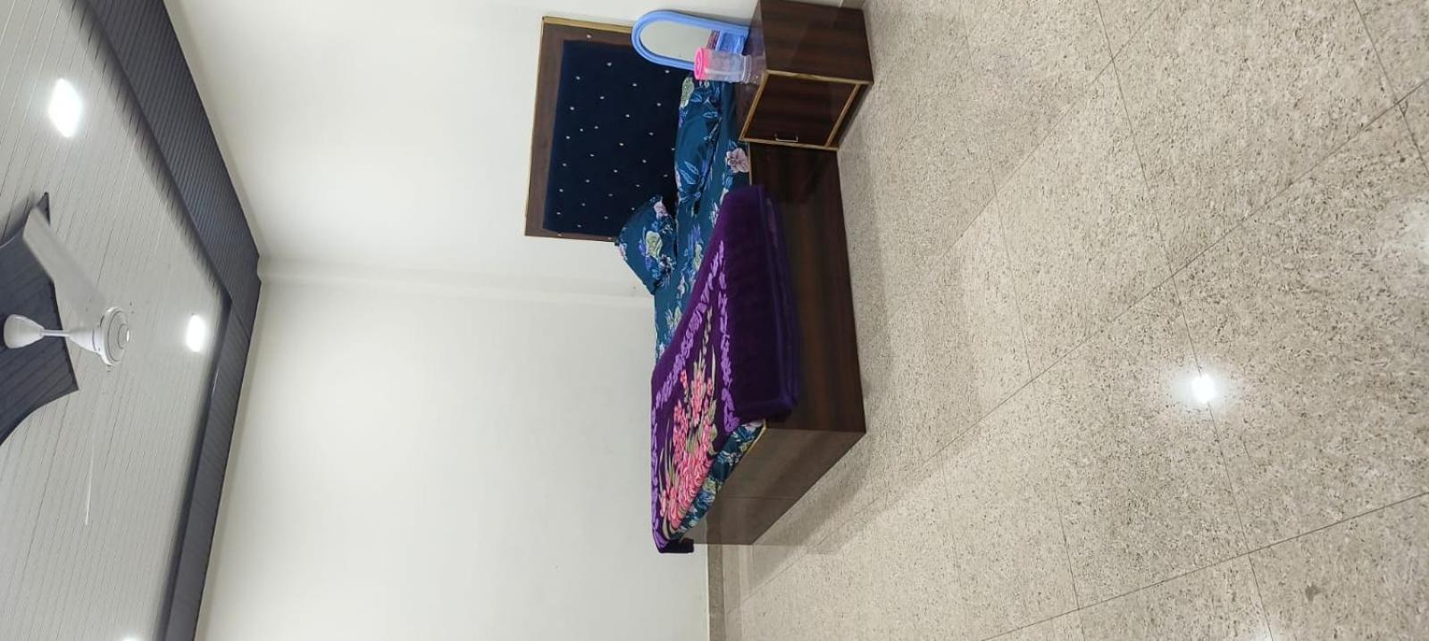 Jay Shree Radhey Home Stay Матхура Экстерьер фото