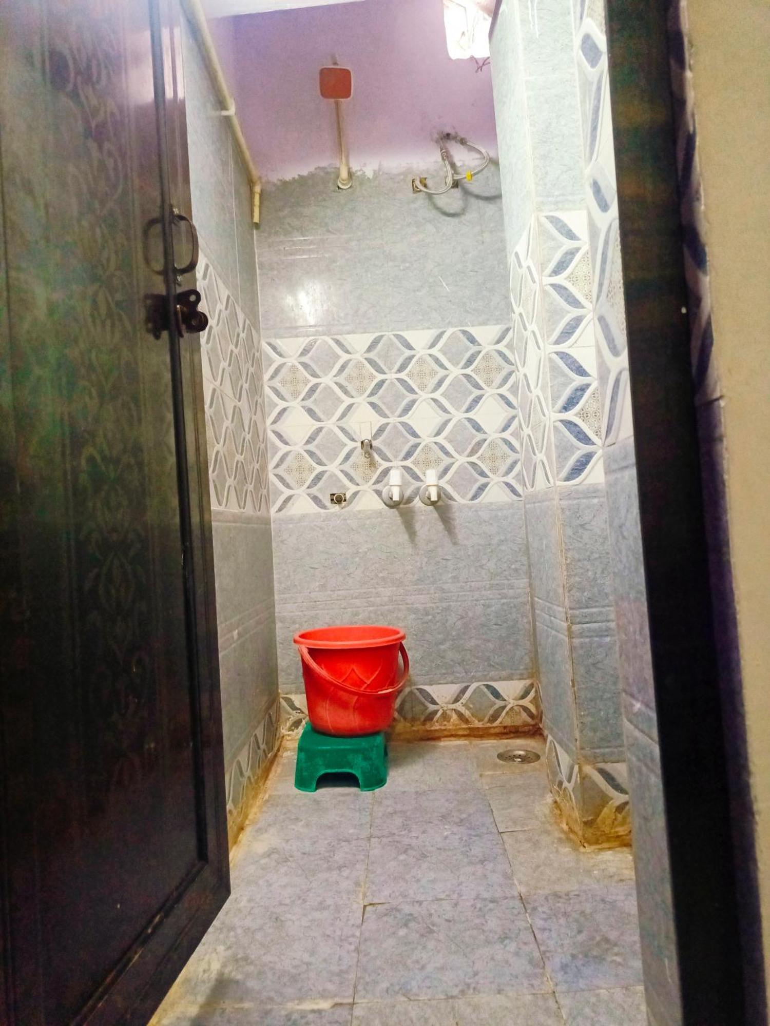 Jay Shree Radhey Home Stay Матхура Экстерьер фото